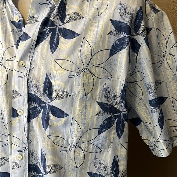 White and Blue Floral Casual Button Down Shirt - Picture 3 of 5